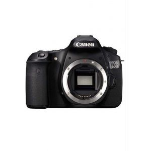 Canon EOS 700D et Objectif Canon EF-S 18-135mm f/3.5-5.6 IS USM - Occasion