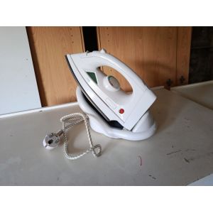 Vends petit fer &agrave; repasser vapeur - Occasion