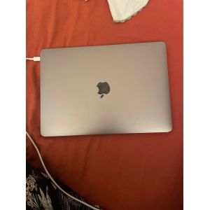 Apple MacBook Pro Retina MPXU2FN/A mi-2017 - 13.3" Intel Core i5 - 2.3 Ghz - Ram 8 Go - SSD 256 Go - Gris sid&eacute;ral - Azerty - Occasion