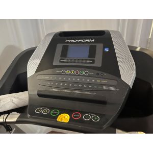 Bonjour. Je Voulais Partager Que Je Vends Un Fantastique Tapis De Course À Forte Inclinaison Pour Élever Vos Entraînements. C'est Un Pro-Form Et Fonctionne Sur 220v. - Occasion