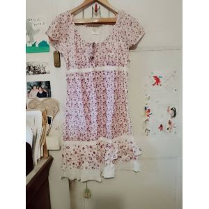 Robe Blanche Fleurs Roses/Violettes 40 L. - Occasion