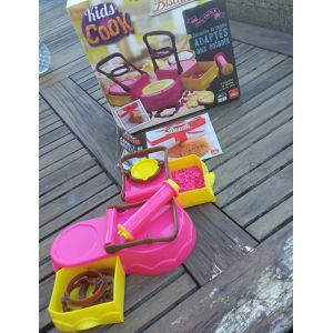 Kgabery-Chef-Easy Biscuits Factory-Fabrique À Gâteaux + Livre De Recettes-Atelier De Cuisine Enfant-Nombreux Accessoires-A Partir De 5 Ans-Fabrication Française - Occasion