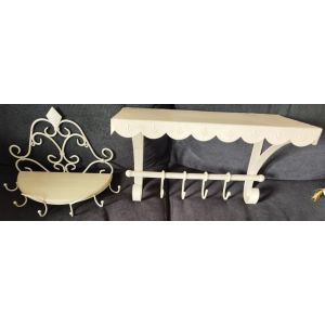 Lot de 2 tr&egrave;s belles &eacute;tag&egrave;res porte manteau en fer forg&eacute; r&eacute;tro vintage .... Coloris beige - Occasion