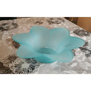 Bougeoir, vase en verre d&eacute;poli en forme de fleur, bleu turquoise. - Occasion