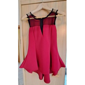 Vend Haut Type Redingote Rouge. - Occasion