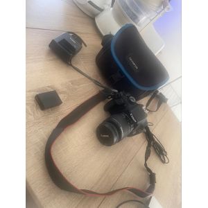 Je vends un appareil photo reflex Canon EOS 1200D en très bon état, idéal pour débuter en photographie ou en vidéo. Avec objectif, chargeur ,sangle canon et sacoche - Occasion