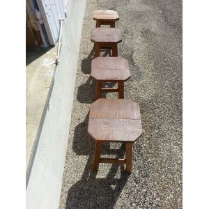 4 Robustes Tabourets En Bois Dur, Dessus En Fresne - Occasion