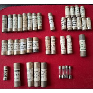 Lot de 36 fusibles &middot;Legrand, Hager, Alombard, Wynckler - Occasion