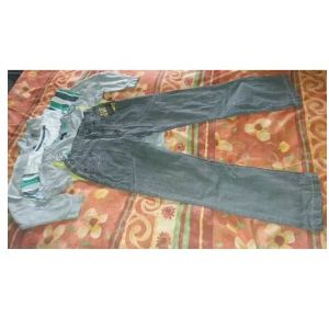 Pull Col Roulé Blanc + Chemise Manches Longues À Carreaux Gris + T-Shirt Rayé Blanc Bleu Gris + Short Jeans Long + Ceinture Fusion - Quiksilver Chirakawa Raspberry - 4 Pièces - 12ans - Garçon - Occasion