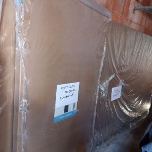 Je vends un portail coulissant de 3.50m, hauteur 1.80 un portillon de 1,80m Moteur complet et le tout est toujours emballé. - Occasion