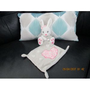 Doudou Lapin Blanc Et Rose Avec Son Mouchoir Imprim&eacute; Coeur Simba Toys Benelux - Occasion