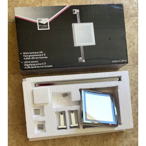 PRADEL - Miroir Lumineux LED - Face Grossissante X3 - H: 51,5 X L: 20 cm - 4 Piles LR6 (non fournies). - Occasion