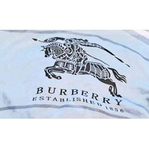 Grand Foulard Femme De Luxe Burberry Authentique Écharpe 100% Soie Bleu Rayé Blanc Cheval. Dimensions : 182 Cm X 88 Cm. - Occasion