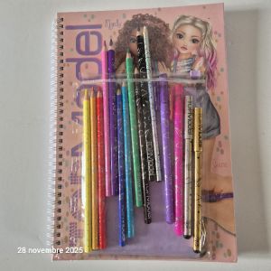 Coloriage Avec 10 Crayons Et 4 Stylos, Top Model Pour Inventer Des V&ecirc;tements - Occasion
