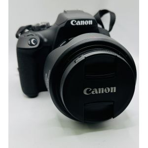 Canon EOS 2000D + EF-S 10-18mm f/4.5-5.6 IS STM - Occasion
