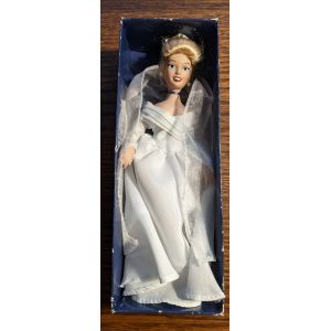 Poupée En Porcelaine Cendrillon En Robe De Mariée / Disney - Editions Atlas - Occasion