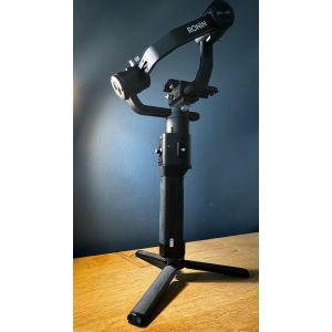 DJI Ronin-S - Stabilisateur 3 Axes pour Reflex Num&eacute;rique DSLR, Commande Tout-en-Un, Stabilisateur d'Image et Vid&eacute;o, Autonomie 12 Heures, Vitesse de Fonctionnement Maximale 75 km/h - Occasion