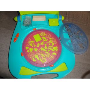 Jeu Mandala Designer Avec 2 Pochoirs + 5 Petits Crayons De Couleur + Petits Tampons + 1 Tampon Encreur - Occasion