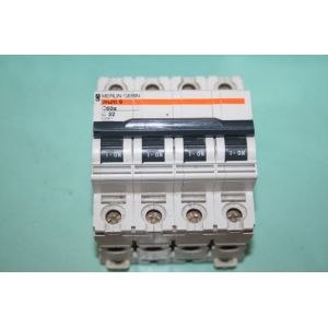 MERLIN GERIN DISJONCTEUR TETRAPOLAIRE C60aC32 ref:23721 - Occasion