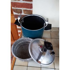 Cocotte Minute Verte 6 Litres Complète Seb Aluminium Panier Vapeur Rigide En Aluminium ,Soupape En Laiton Et Bakélite - Années 70/80 - Occasion