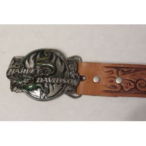 Ceinture Cuir Harley Davidson Avec Une Boucle Métallique Représentant Un Dragon, Longueur 87 Cms. Made In Usa - Occasion