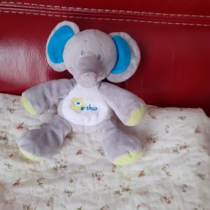 Doudou-peluche Petit &Eacute;l&eacute;phant *Arthur - Occasion