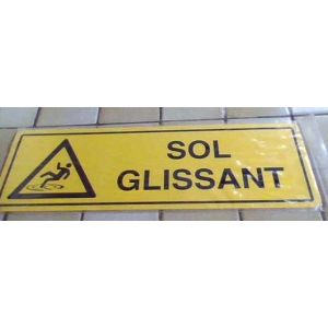 Panneau De Signalisation Professionnel &Agrave; Coller "Sol Glissant" - Tout Plastique, 45x15cm Environ, Jaune Et Noir - Occasion