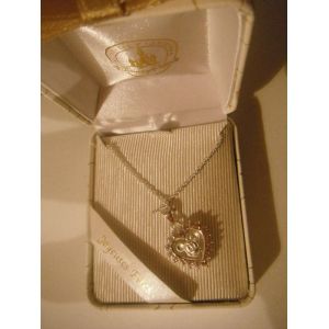Ravissant Collier + Pendentif Minnie +Strass Dans Coeur Disney Disneyland Paris Dans Coffret - Occasion