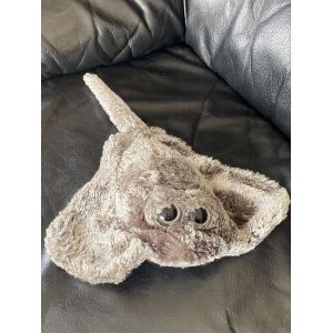 Peluche raie grise gros yeux The Petting Zoo gris argent&eacute; raie manta ray 13" x 11" avec grands yeux 34cm - Occasion