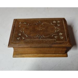 petit coffre / boite en bois ancien avec gravure vintage - Occasion