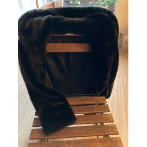 Manteau Zara Imitation Fourrure Avec Capuche. - Occasion