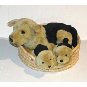 peluche chien dans son panier osier avec ses chiots auchan - Occasion