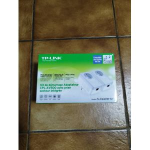 Kit de d&eacute;marrage adaptateur cpl av 500 avec prise int&eacute;gr&eacute;e plug - Occasion