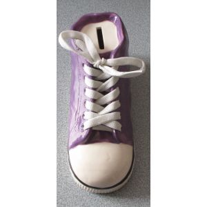 Tirelire en forme de basket en céramique violet et blanc - vrai lacet en tissu - fente sur le dessus et bouchon de récupération au-dessous - 18x10x8cm environ - Ackerman - Occasion