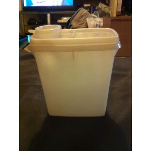 Boite Multi-Usage Couvercle Bouchon Tupperware - Occasion