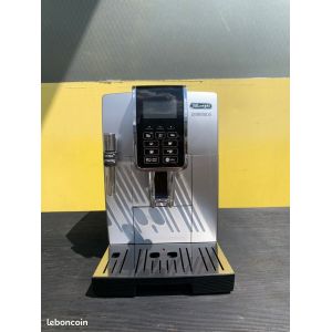 A vendre machine &agrave; caf&eacute; automatique Delonghi dinamica FEB3535SB avec broyeur int&eacute;gr&eacute;. R&eacute;vision compl&egrave;te par centre agr&eacute;&eacute; Delonghi Avec carton d'origine, d&eacute;tartrant, un filtre &agrave; eau, caf&eacute; - Occasion