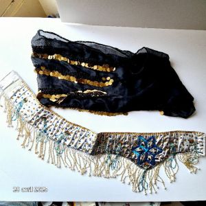 Ensemble De Danse Orientale, Ceinture De Danse Du Ventre Fait Main Et Son Écharpe Musicale - Occasion