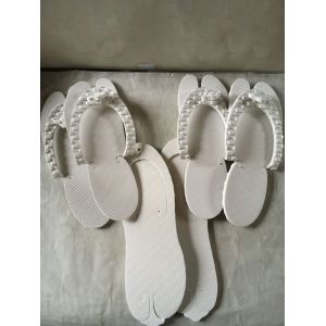 3 Paires De Tongs Pour Invites ( Piscine , Sauna , Bain Bouillonnant ...) - Occasion