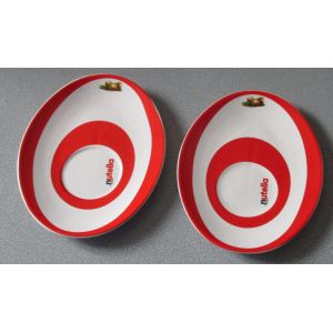 Deux Assiettes Originales Nutella Ferrero Pour Poser Les Tartines Et Le Pot De Nutella Sur L'emplacement Prévu - Céramique Blanche Et Rouge - Forme Ovale - Largeur 19.5cm Longueur 25cm - Occasion