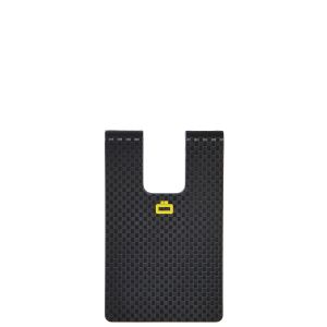 Clip pour cartes bancaires Ogon en polycarbonate façon carbone. Pour 1 à 7 cartes et billets. Etui RFID Safe : vos cartes sont protégées du vol de données bancaires. Ultra résistant et ultra compact ! Nos photographies sont retouchées. La retouche d'image