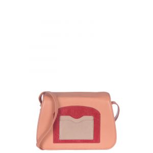 Jeu de mati&egrave;res et de couleurs pour ce petit trotteur Judith cr&eacute;&eacute; par Nat & Nin.Il se compose d'un compartiment principal bord&eacute; par deux poches secr&egrave;tes. De plus, vous y trouverez trois poches . une zipp&eacute;e, une ouverte et la derni&egrave;re au format porte-carte