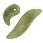 FOMIYES 2 pi&egrave;ces Planche de Gua Sha Jade Naturel pour Massage Visage et Cou Outil de Beaut&eacute; Facial Multifonction et Favorise Absorption des Soins Sant&eacute; (Yaoys, neuf)