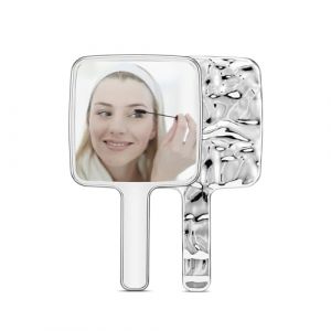 MisFun Miroir a Main, Petit Miroir, Miroir Portable, Miroir Maquillage avec Poignée, Miroir Voyage, Miroir Coiffeur, pour Maquillage, Coupe de Cheveux, Soins du Visage, Rasage (Carré, 10x17CM) (WENYUNKWU WENYUAN, neuf)