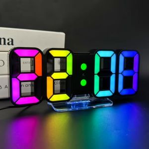 Seutgjie Horloge Murale Numérique Digitale Réveil Lumineux LED 14 RGB Couleur 12/24 Heures Mode Veille avec Télécommande Décoration Bureau Gaming Chevet Noir (Seutgjie EU, neuf)