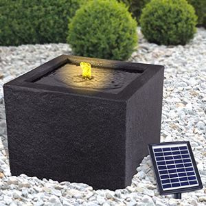 AMUR Fontaine de Jardin Solaire Design Autonome avec Batterie Li-ION et Lumi&egrave;re LED pour Votre Terrasse, Balcon - Ambiance Zen (Amur S.&agrave; r.l., neuf)