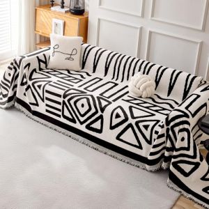 Royhom Housse de Canap&eacute; d'angle, Housse Canap&eacute; 2/3 Places, Couvre Canape Chenille, Protege Canape Angle avec Glands D&eacute;coratifs, Anti-Rides, Boho Noir & Blanc​, 180x300 cm (Royhom Europe, neuf)