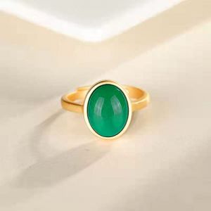 Anneau De Pierre Jade Vert Bague en Pierre Naturelle Femmes Bague D'Ouverture R&eacute;glable Vintage Simple Anneaux D'Articulation Saint-Patrick Cadeau De F&ecirc;te Bijoux pour Femme Petite Amie Maman (XIAOxiaoshangmao, neuf)