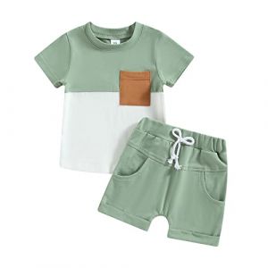 Carolilly Ensemble Vêtement Bébé Garçon Eté de 2 Pcs, T-Shirt à Manches Courtes à Rayures avec Poche + Shorts Taille Elastique avec Poches, Vert Blanc, 4-5 Ans, Taille Fabriquant 130 (La Vie Brillante, neuf)