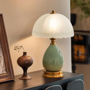 Mengjay Lampe de Table en C&eacute;ramique,Lampe de Chevet Chambre Vintage,Lampe de Bureau Int&eacute;rieur con Interrupteur et C&acirc;ble,E27 Veilleuse pour Chambre,Salon,Bureau,H&ocirc;tel,Caf&eacute; (Vert) (Geste shop, neuf)