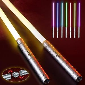 Sabre Laser Enfants et Adultes - Lightsaber Lot de 2 | Épée Laser à Double Lame avec 15 Couleurs et Effets Sonores | Épée Lumineuse Rechargeable USB | Sabre Laser Lumineux avec Manche en Métal Argenté (SilverBat, neuf)